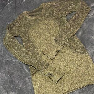 Lululemon swiftly LS olive green sz 4